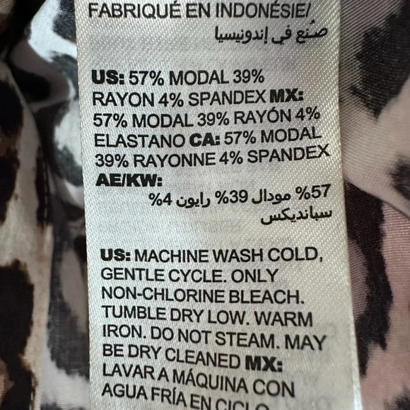 Chico’s leopard print button down long sleeve blouse size 2 12/14 - Picture 12 of 12